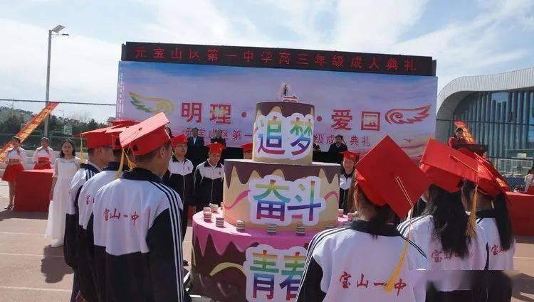 玩具店里的娃娃